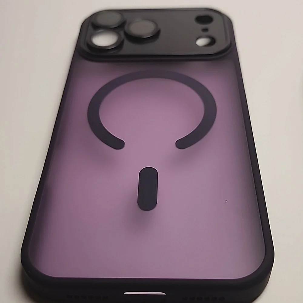 Brand new Apple IPhone 17 Pro Max Magnetic Translucent Silicone Phone case